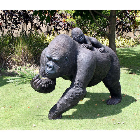 LOWLAND GORILLAS-MOTHER AND CHILD